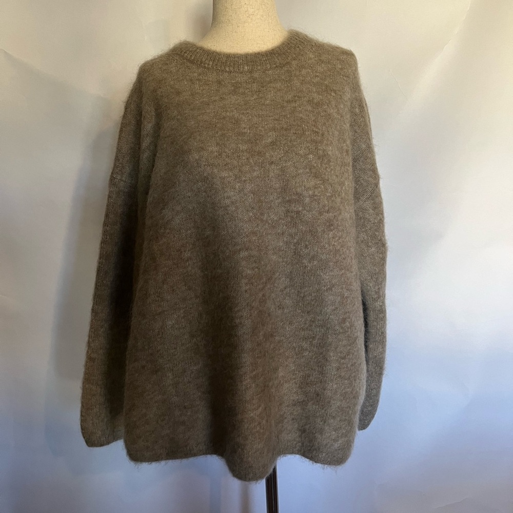 NWT H&M Mohair and Wool sweater in light brown color
